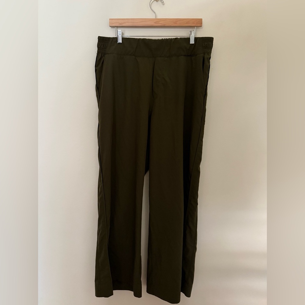 All in Motion Women's Olive Straight Leg Pants